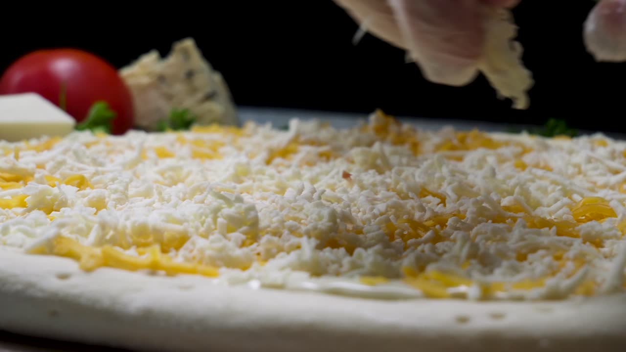 치즈 핑으로 피자를 만드는 것