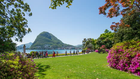 Wunderschöner-Zeitraffer-Des-Typischsten-Ortes-In-Lugano,-Park-Ciani-An-Einem-Sonnigen-Tag