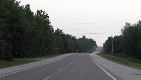 Abends-Auf-Der-Autobahn-Fahren