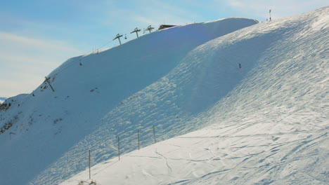 Vista-Aérea-De-Los-Alpes-Franceses-En-Francia-En-Un-Día-Soleado