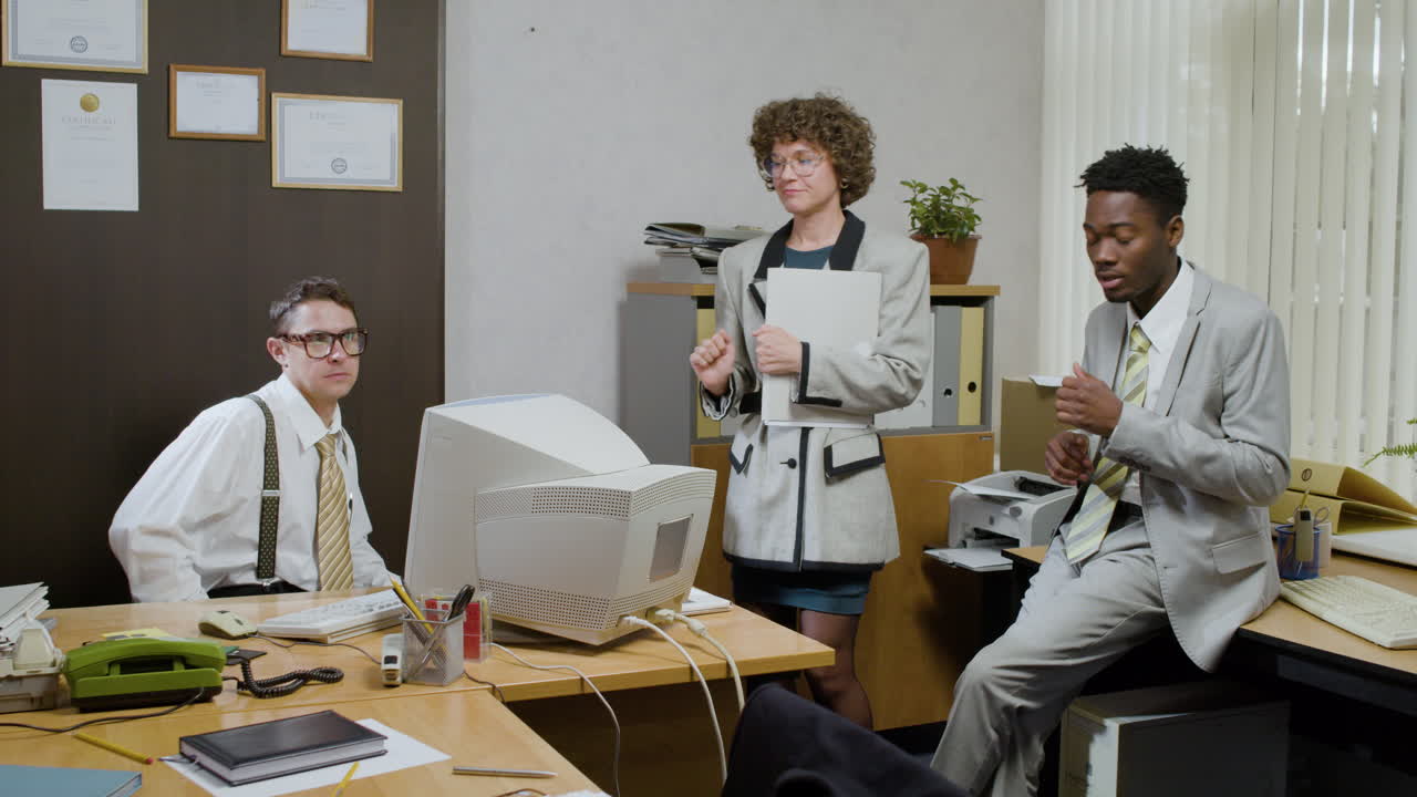 la oficina de la época.