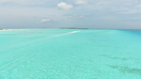 blue-lagoon-white-sand-beach-maldives-scenery-atoll-turquoise-water-of-indian-ocean