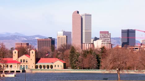 Die-Skyline-Von-Denver-Colorado-In-Schönem-Licht-1