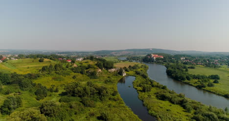 hermosa vista aérea del paisaje de la ciudad y el río 1