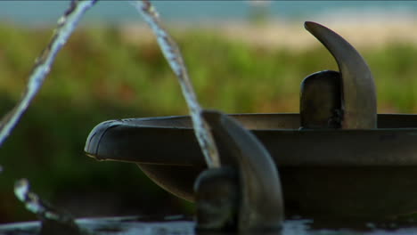 Wasserfontänen-Geben-Abwechselnd-Wasserspritzer-Ab