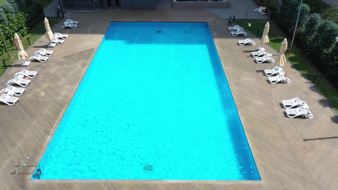 Swimmingpool i luksuriøst boligkompleks i Istanbul