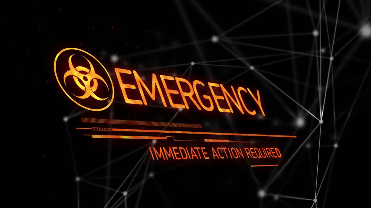 La scritta "EMERGENCY" arancione che si forma come un emblema luminoso, linee HUD che scorrono, la telecamera si inclina esortando all'azione.