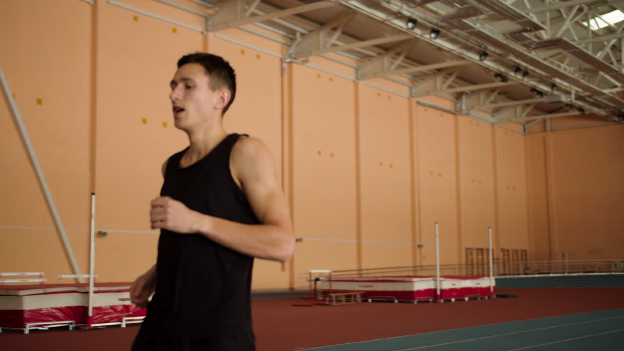 달린 후 피곤 한 사람