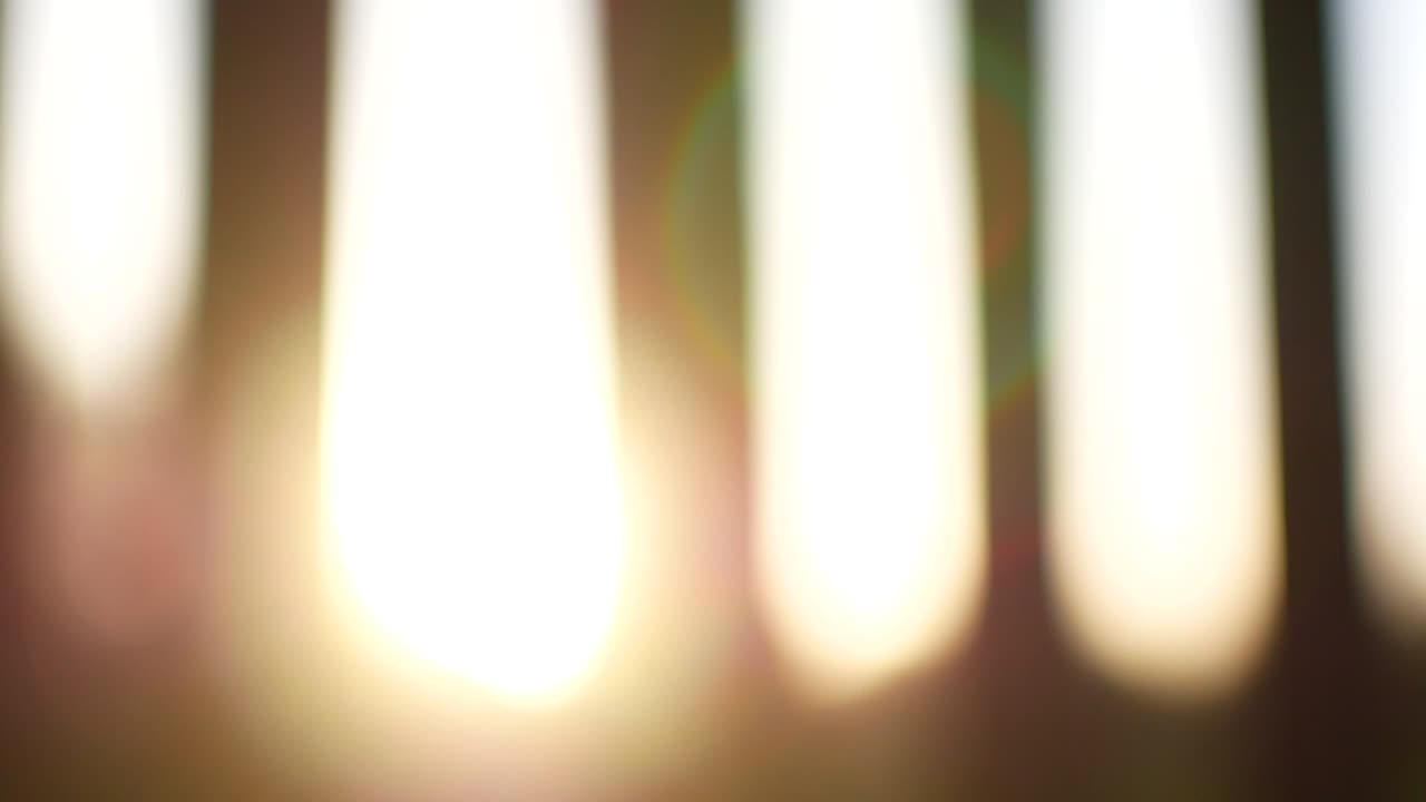 빛은 울타리를 휘두르며 추상화합니다.