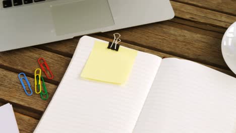 laptop, coffee, paper clip, organizer and sticky note on table 4k