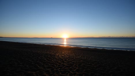 timelapse del amanecer en napier beach, nueva zelanda