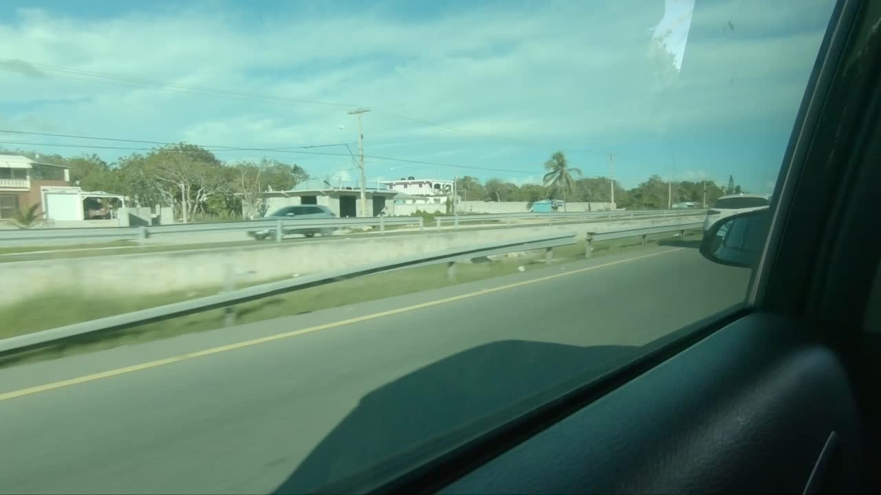 후안 돌리오, 도미니카 공화국 - 2022: 전국을 여행하는 차 안에서 주요 고속도로의 1인칭 시점