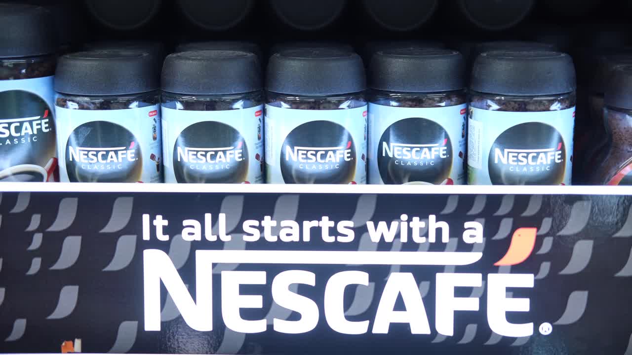 exhibición de café clásico nescafe