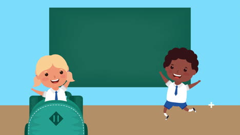de vuelta a la temporada escolar con los niños y la pizarra