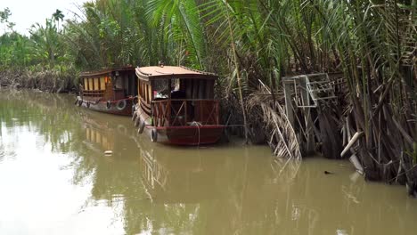 vietnam river trip on local boat