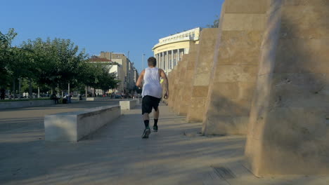 Carrera-Libre-Con-Saltos-Mortales-En-La-Ciudad