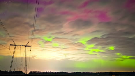 luces del norte con nubes - lapso de tiempo