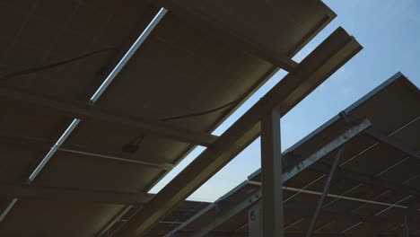 el reverso de la batería solar