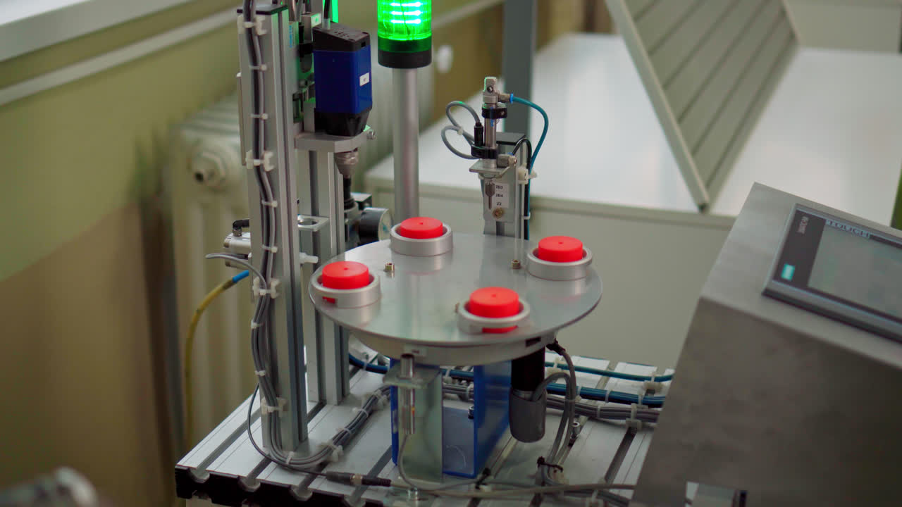 máquina tipo banco que verifica la precisión de las dimensiones del orificio del disco en la escuela de oficios