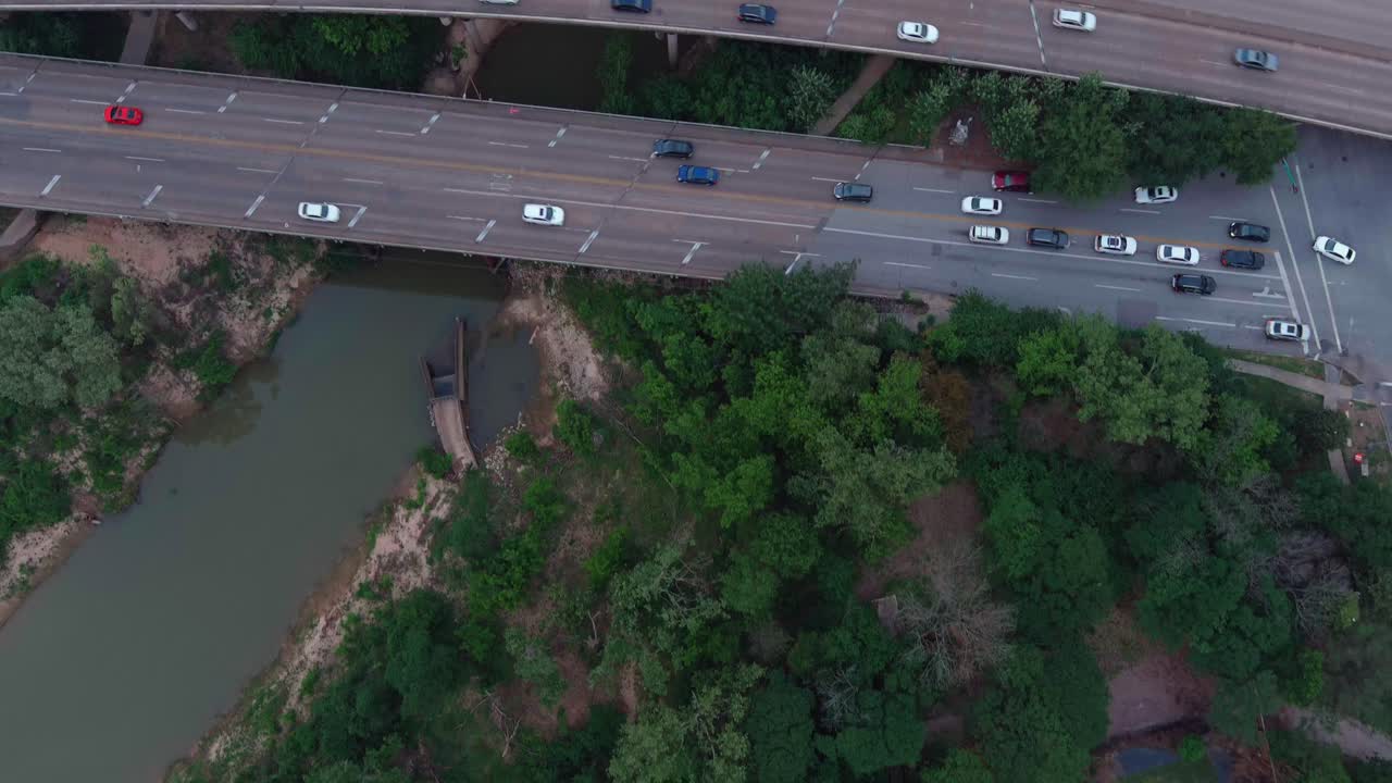 휴스턴 시를 가로지르는 버팔로 바유의 조감도