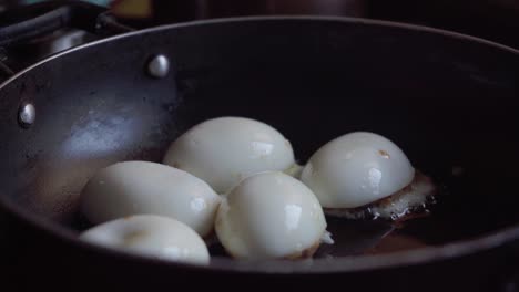 Huevo-Duro-Para-Freír-Huevo-Endiablado-También-Conocido-Como-Huevos-Rellenos,-Huevos-Rusos-O-Huevos-Aliñados