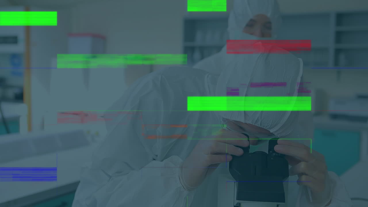 animación del procesamiento de datos científicos sobre dos científicos que llevan uniforme de seguridad en el laboratorio