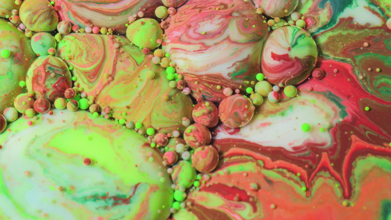 거품을 가진 추상적인 액체 예술