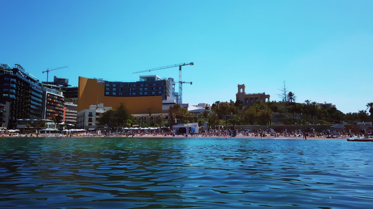 화창한 봄날 몰타, 세인트 줄리안, 페이스빌, 세인트 조지 베이의 타임랩스 비디오