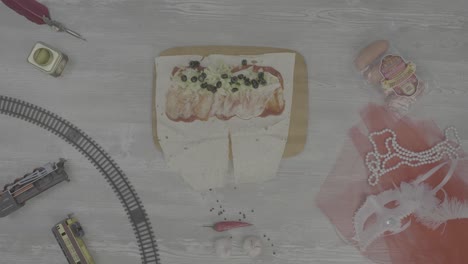 haciendo un envoltorio de pita relleno