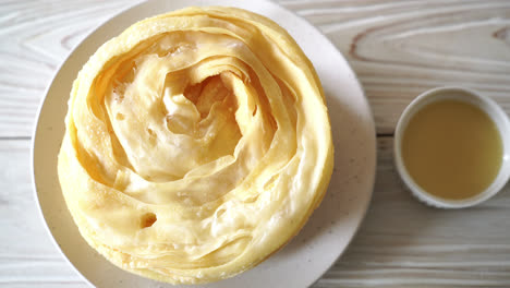 Masa-Roti-Crujiente-Frita-Con-Leche-Condensada-Azucarada