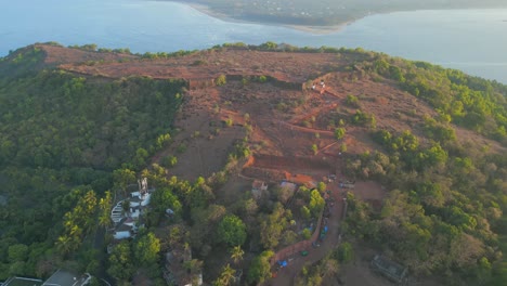fortaleza de chapora vista de pájaro 360d en goa india
