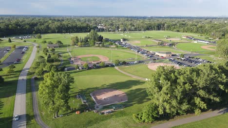 Campo-De-La-Serie-Mundial-De-La-Liga-Jr-En-Heritage-Park,-Taylor,-Michigan,-Vista-Aérea