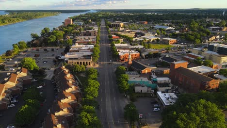 biddle ave in downtown wyandotte michigan on sunny summer evening, michigan, usa