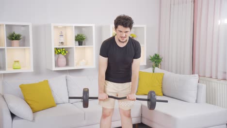 허리 부상을 입은 남자