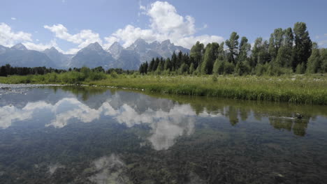 Zeitraffer-Der-Wolken-Bei-Der-Schwabacher-Landung-Im-Grand-Teton-Nationalpark-Wyoming