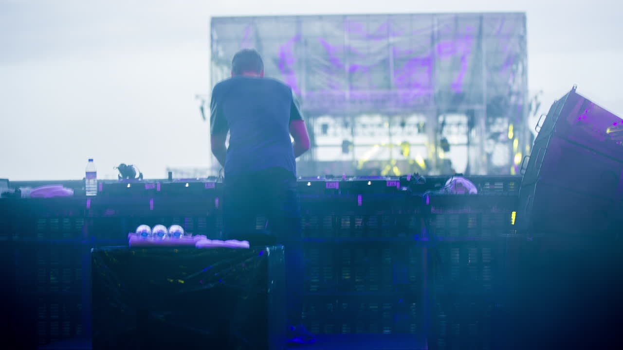 DJ Back 00