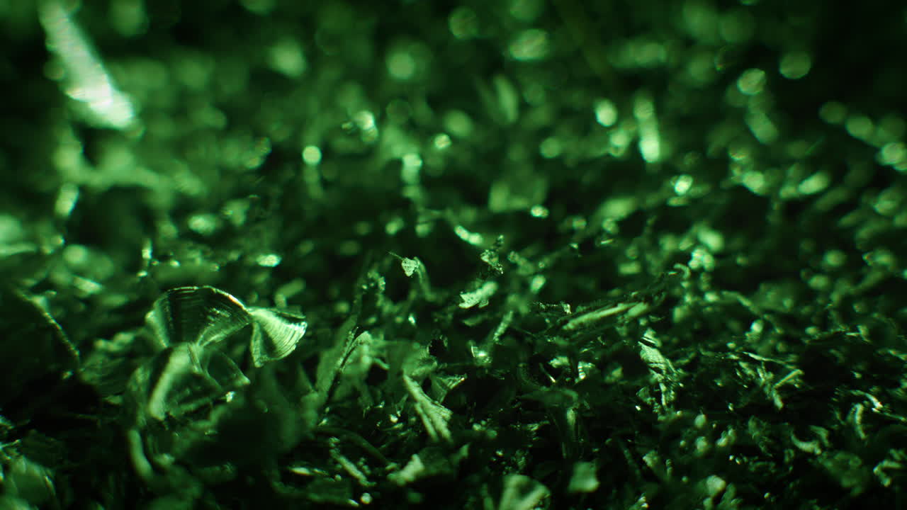 Emerald color metal fillings chaotic movement