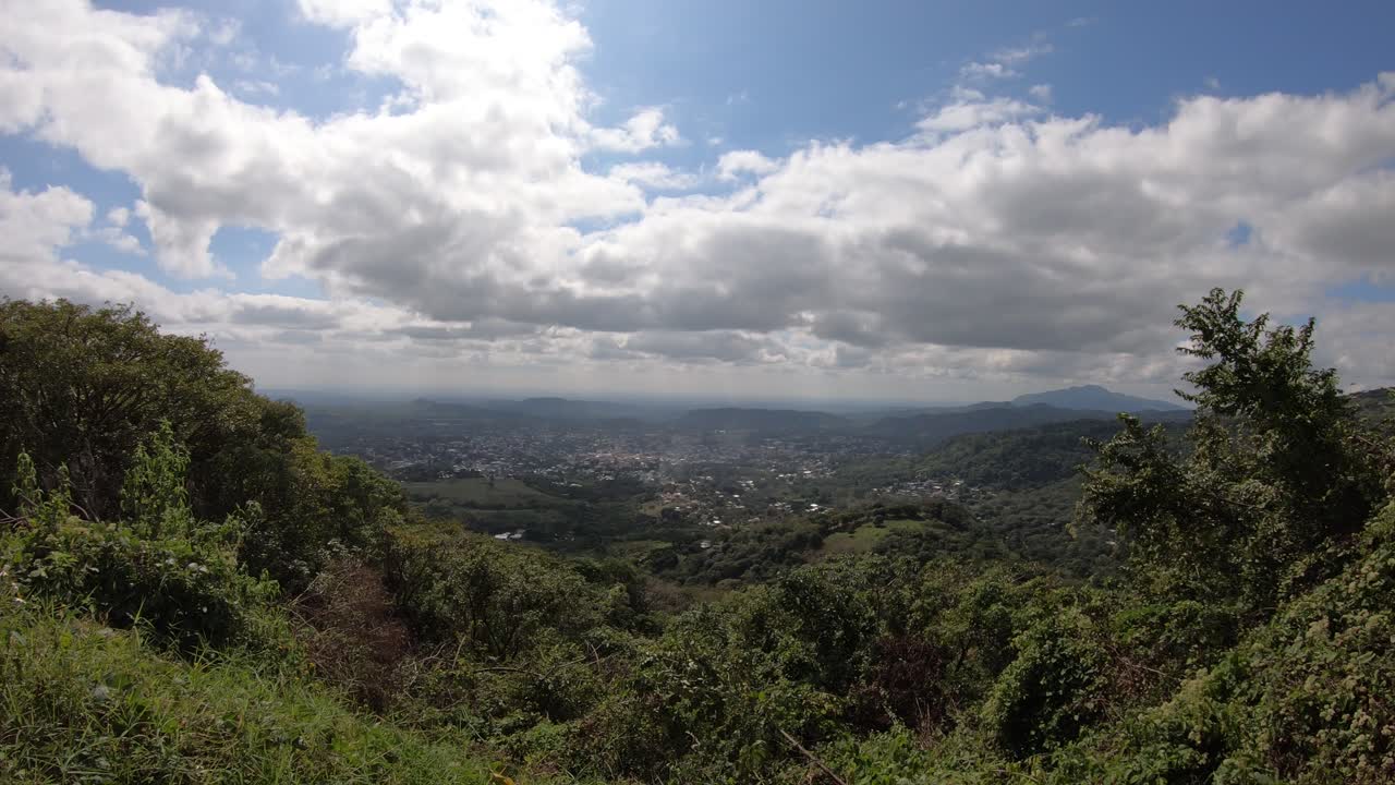 es un atractivo ecoturístico muy cerca de