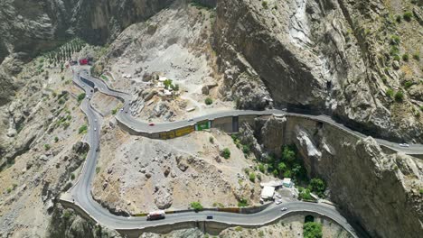 Luftaufnahmen-Der-Kabul-Jalalabad-Straße-Bei-Mahipar