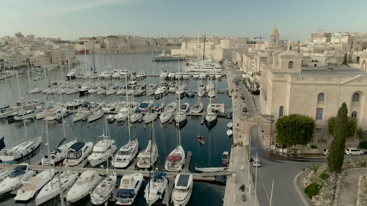 Flygfoto över marina och gamla staden 5