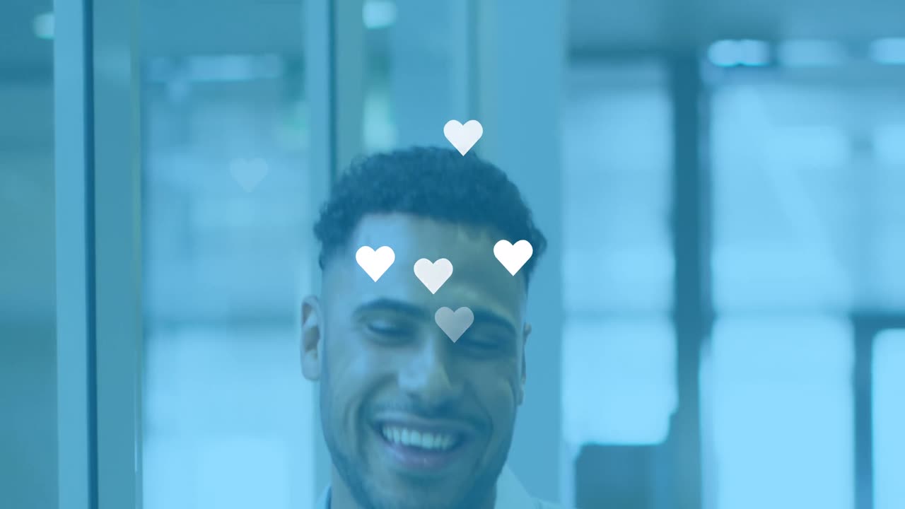 animação de reações nas redes sociais sobre um homem biracial feliz no cargo