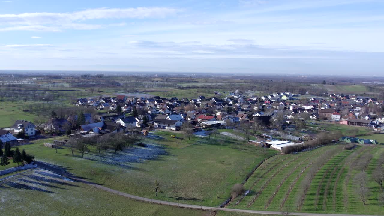 독일 바덴-부르텐베르크 의 작은 마을 네셀리드 의 공중 사진