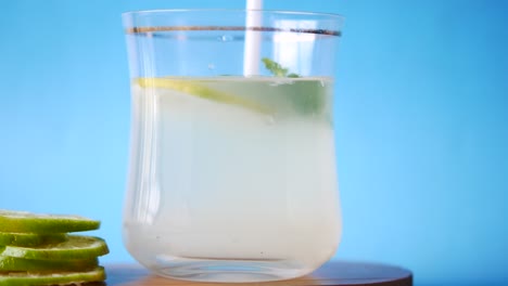 refreshing lemonade with lime