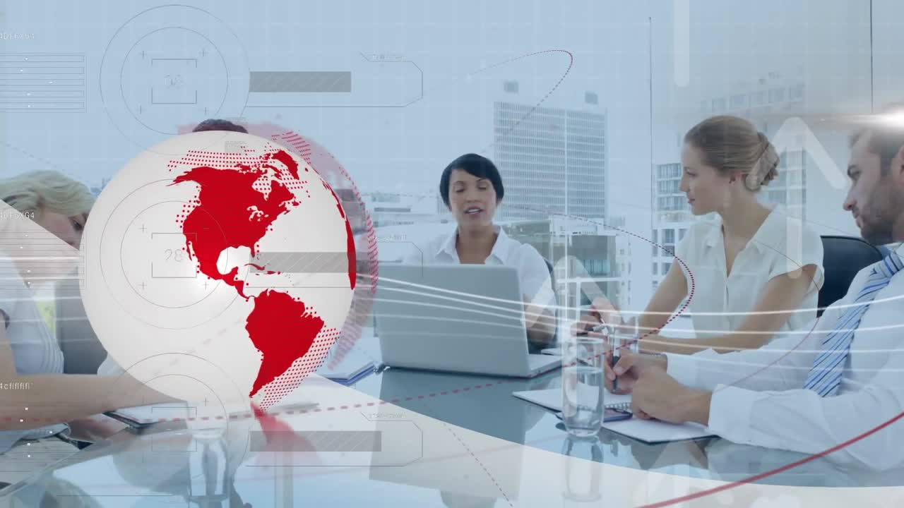 사무실 회의에서 박수를 치는 비즈니스 동료들 위에서 회전하는 글로브와 데이터 처리의 애니메이션