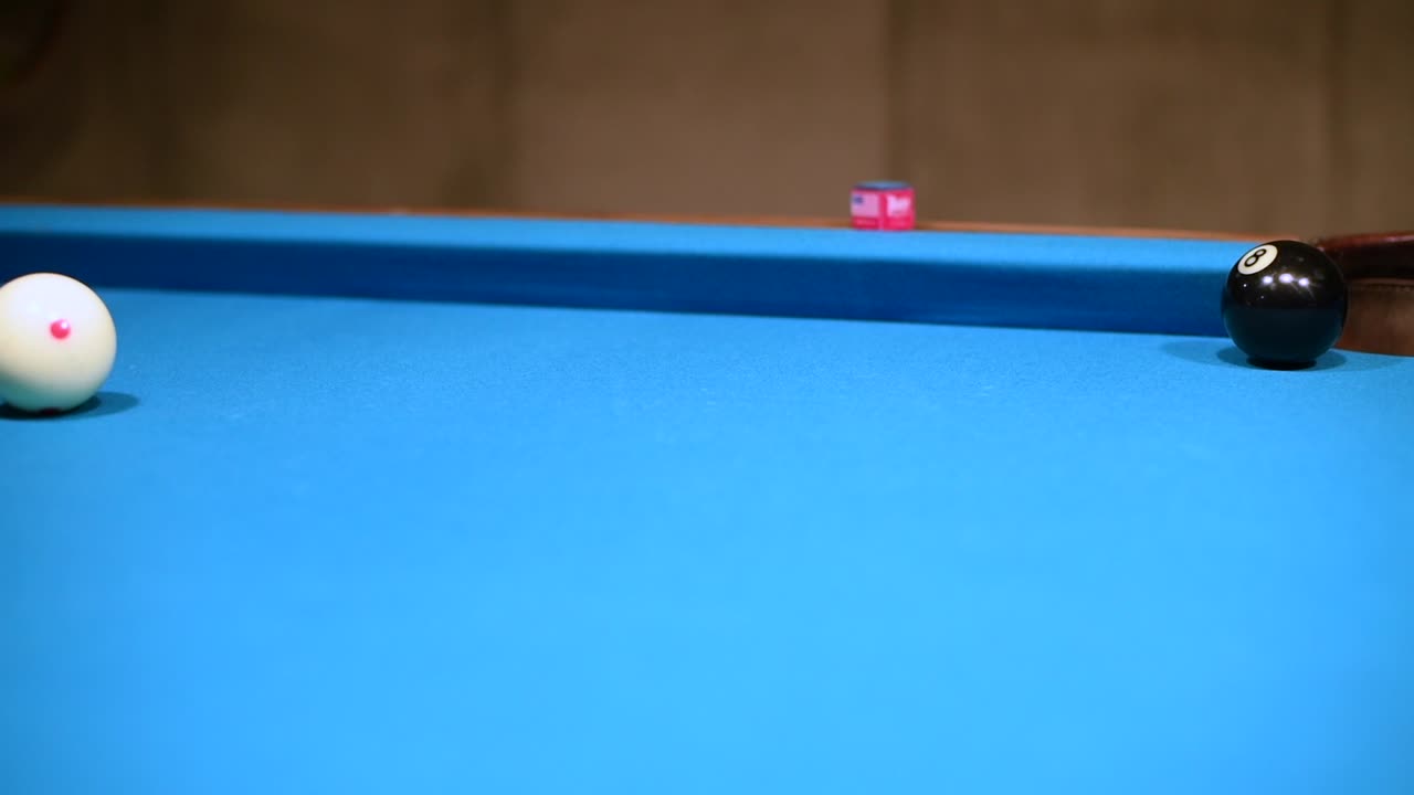 Making the Eight ball in the side pocket in american pool billiard