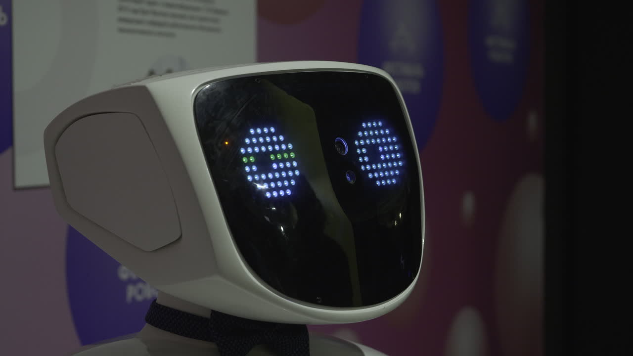 primer plano de una cabeza de robot con luces led