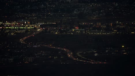 Vista-Nocturna-De-La-Costa-Norte-De-Kamloops-Durante-La-Puesta-De-Sol