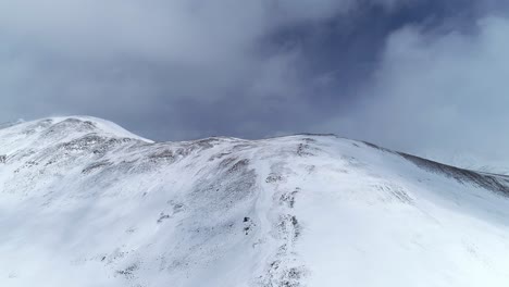 Storm-brewing-over-the-peaks-on-Loveland-Pass,-Colorado