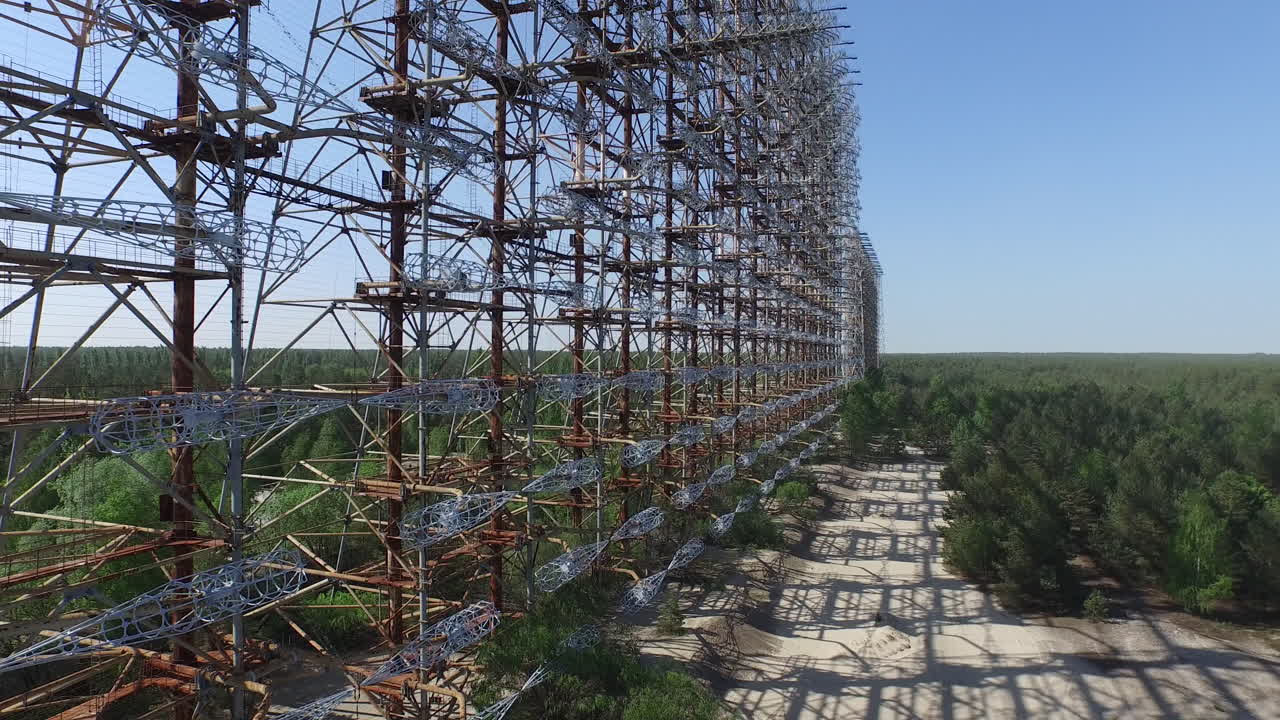 Vista aerea del sistema radar Duga, un sistema radar sovietico oltre l'orizzonte a Chernobyl