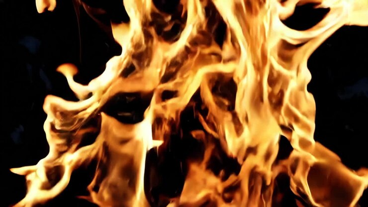 Fiamme di fuoco ardente